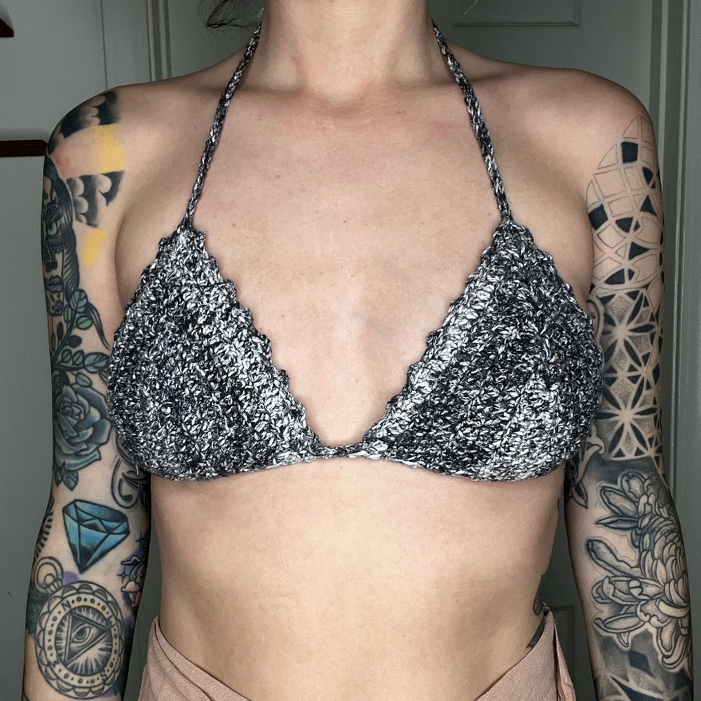 Crochet bikini top grey and white